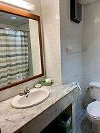 Mae Yom Palace Hotel