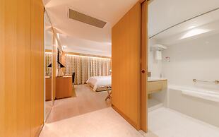 Royal Dragon Hotel
