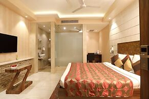 Mumbai Metro - The Executive Hotel