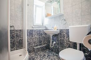 Studio Apartments Emotha