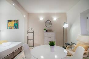 Studio Apartments Emotha