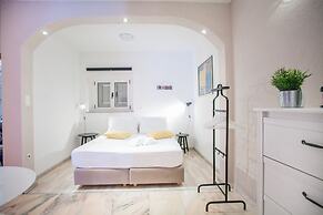 Studio Apartments Emotha