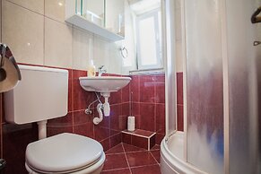 Studio Apartments Emotha