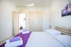 Kaja - right next to the beach