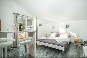 Kaja - right next to the beach