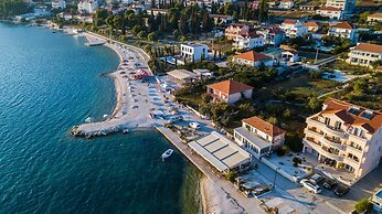 Kaja - right next to the beach