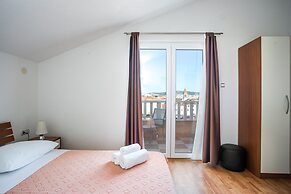 Kaja - right next to the beach