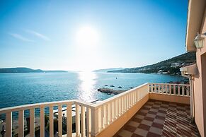 Kaja - right next to the beach