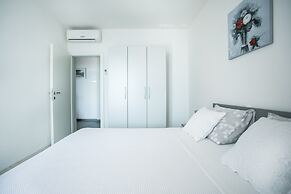 Kaja - right next to the beach