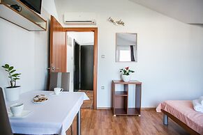 Kaja - right next to the beach