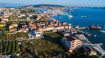 Kaja - right next to the beach