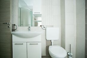 Kaja - right next to the beach