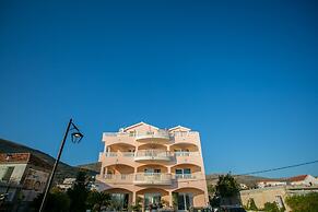 Kaja - right next to the beach