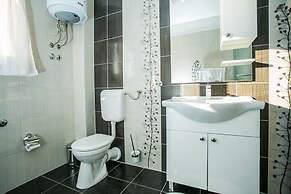 Kaja - right next to the beach