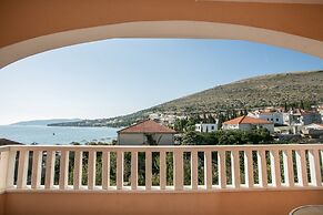 Kaja - right next to the beach