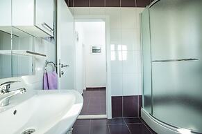 Kaja - right next to the beach