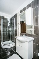 Kaja - right next to the beach