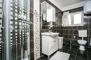 Kaja - right next to the beach