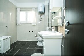 Kaja - right next to the beach