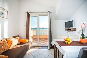 Kaja - right next to the beach