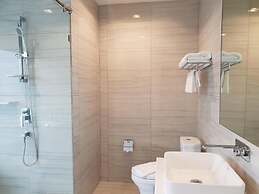 The Quarter Ari by UHG