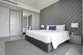 The Quarter Ari by UHG