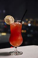 The Quarter Ari by UHG