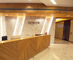 The Quarter Ari by UHG