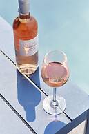 The Quarter Ari by UHG