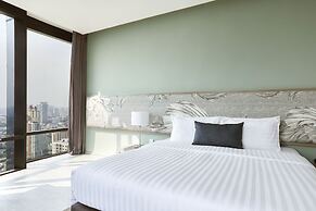 The Quarter Ari by UHG