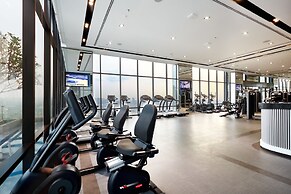 The Quarter Ari by UHG