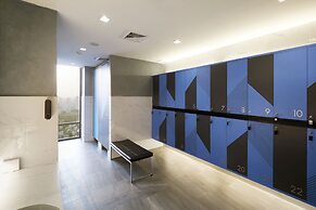 The Quarter Ari by UHG