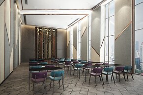 The Quarter Ari by UHG