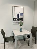 The Quarter Ari by UHG