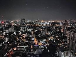 The Quarter Ari by UHG