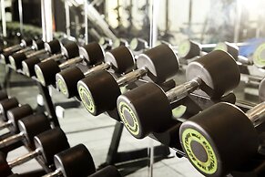 The Quarter Ari by UHG