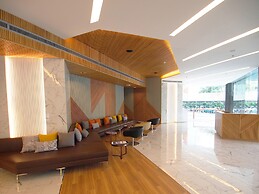 The Quarter Ari by UHG