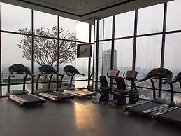 The Quarter Ari by UHG