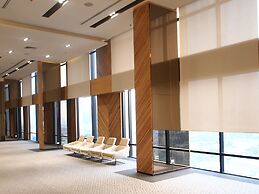 The Quarter Ari by UHG