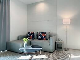 The Quarter Ari by UHG