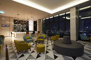 The Quarter Ari by UHG