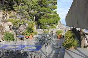 Exclusive Villa with Private Swimming Pool and Dock