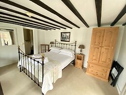 Home Farm Hotel