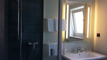 Hotel Henry
