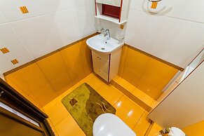 Apartment Etazhydaily Belinskogo