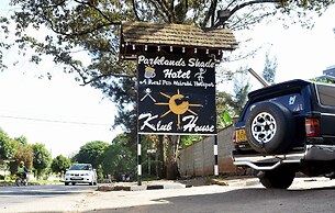 Parklands Shade Hotel