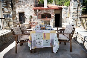 Thalia Traditional Guest House