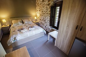 Thalia Traditional Guest House