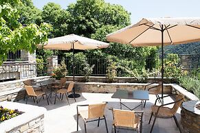 Thalia Traditional Guest House