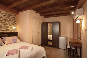 Thalia Traditional Guest House